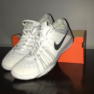 Nike Free TR 6